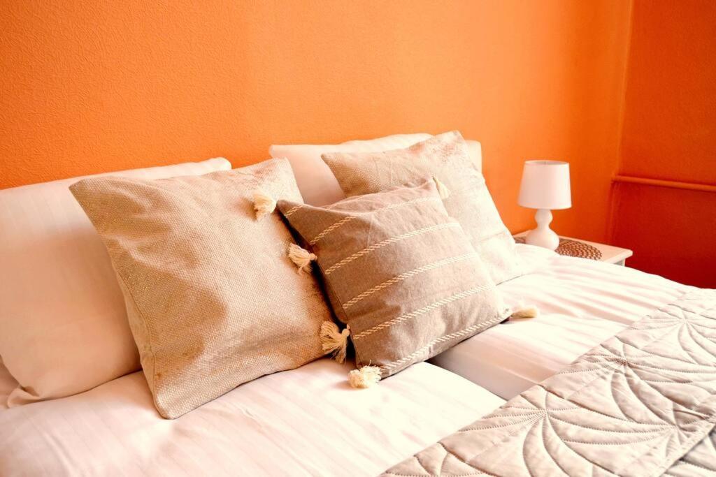 Spacious Old Town Family Peachy 2 Bedrooms Apartment, Nearby The Riga Presidential Castle Exterior foto