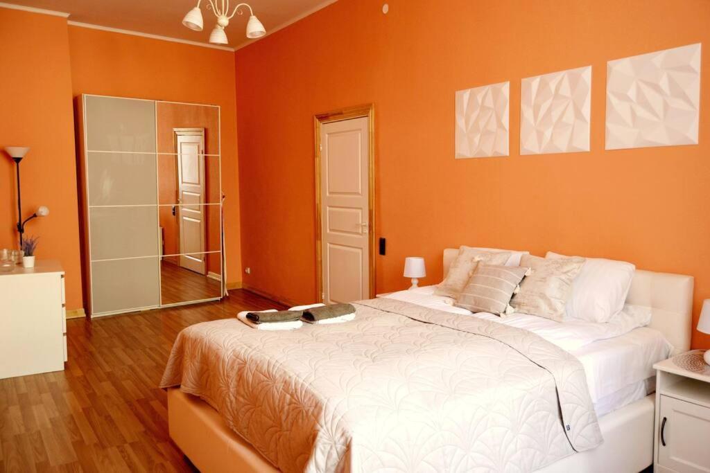 Spacious Old Town Family Peachy 2 Bedrooms Apartment, Nearby The Riga Presidential Castle Exterior foto