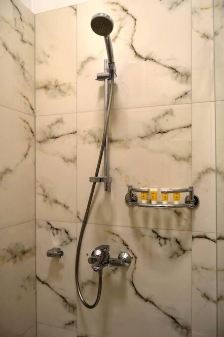 Spacious Old Town Family Peachy 2 Bedrooms Apartment, Nearby The Riga Presidential Castle Exterior foto